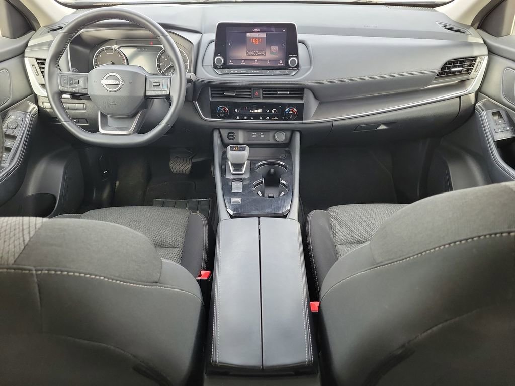Used 2025 Nissan Rogue SV image 14