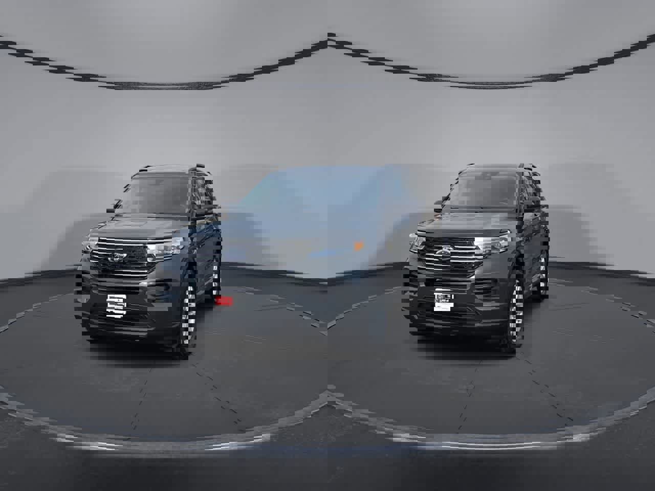 Certified 2024 Ford Explorer XLT image 3