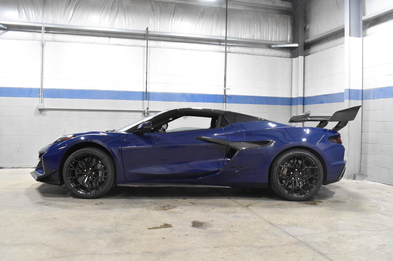 Used 2025 Chevrolet Corvette ZR1 w/ ZR1 Carbon Fiber Aero Package RWD image 16