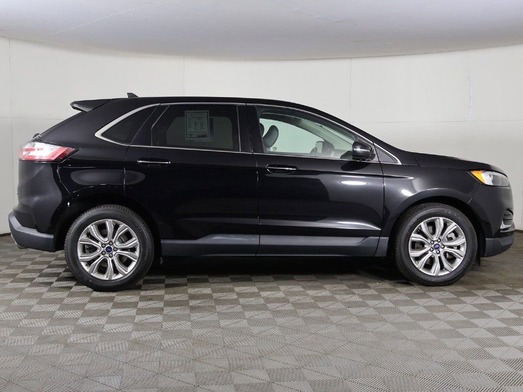 Used 2022 Ford Edge Titanium image 16