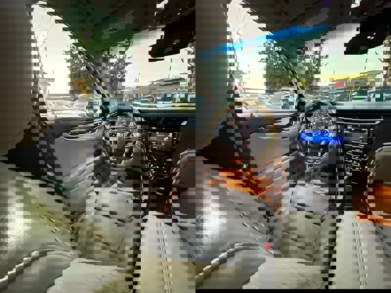 Used 2013 Cadillac XTS Premium image 15