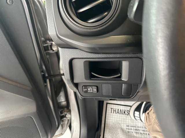 Used 2017 Toyota Tacoma SR image 13