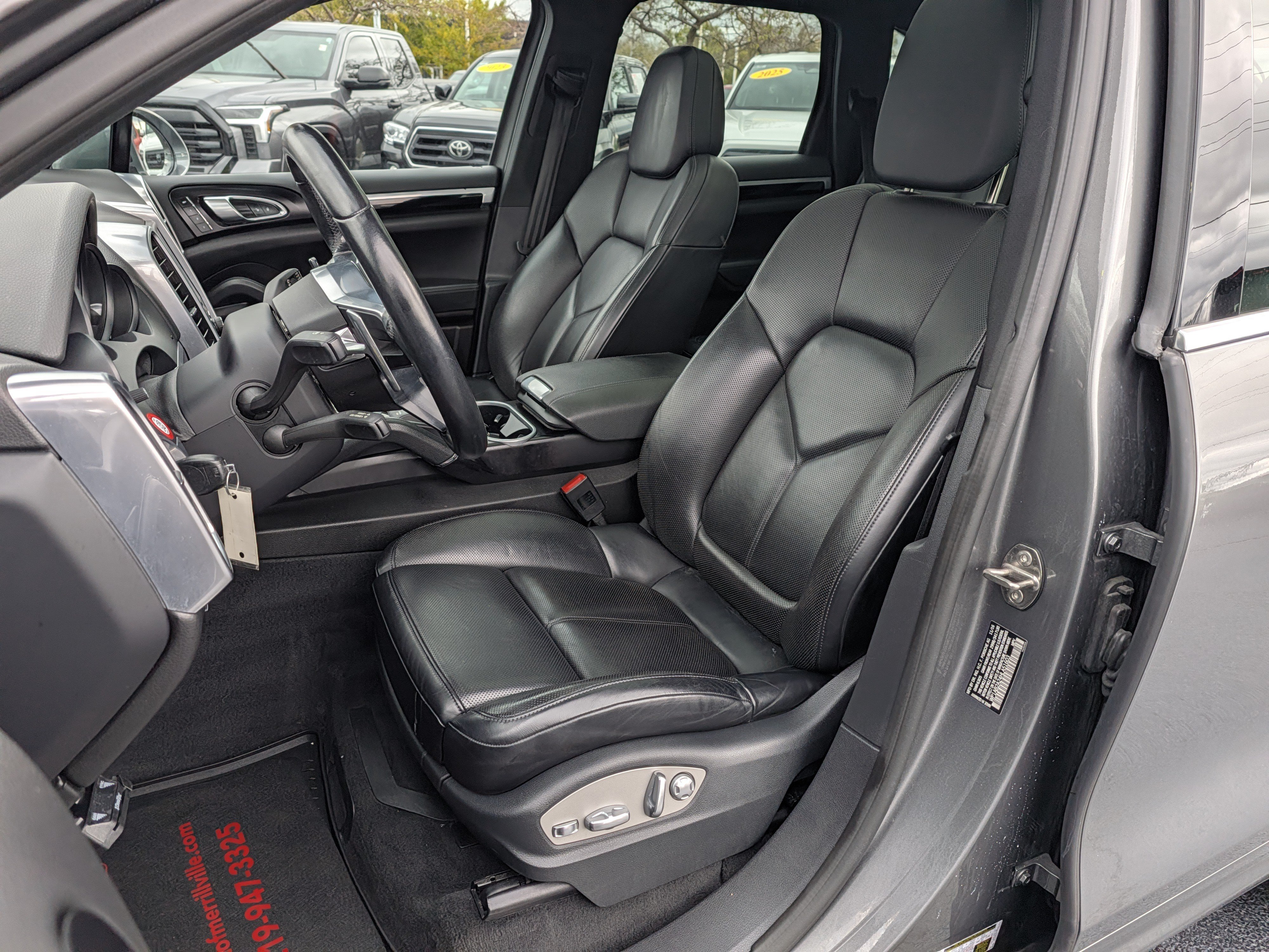 Used 2017 Porsche Cayenne S AWD/4WD image 13