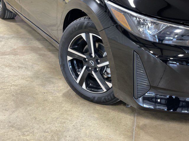 Used 2025 Nissan Sentra SV FWD image 12