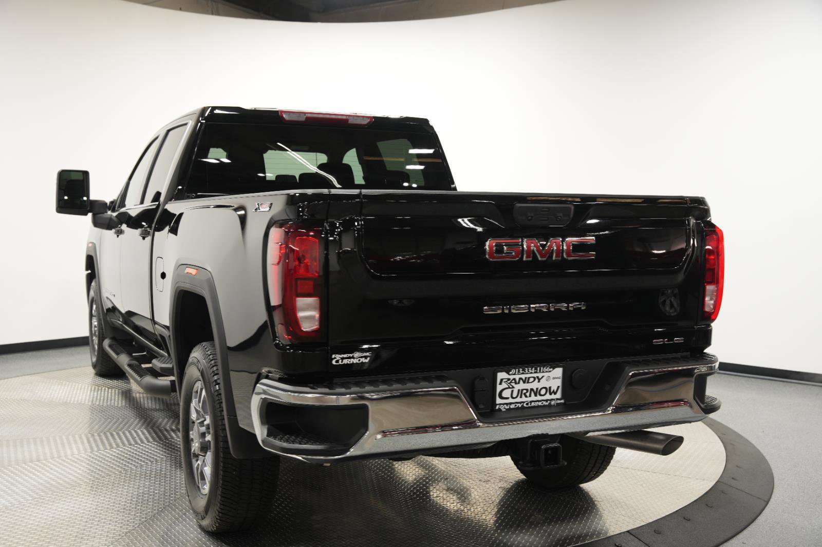 Used 2025 GMC Sierra 2500 SLE w/ SLE Value Package; image 5