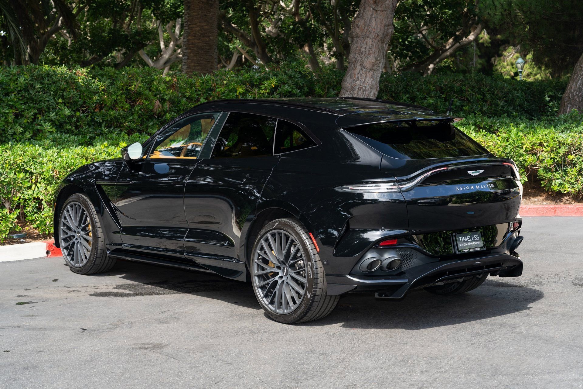 Used 2025 Aston Martin DBX 707 AWD/4WD image 4