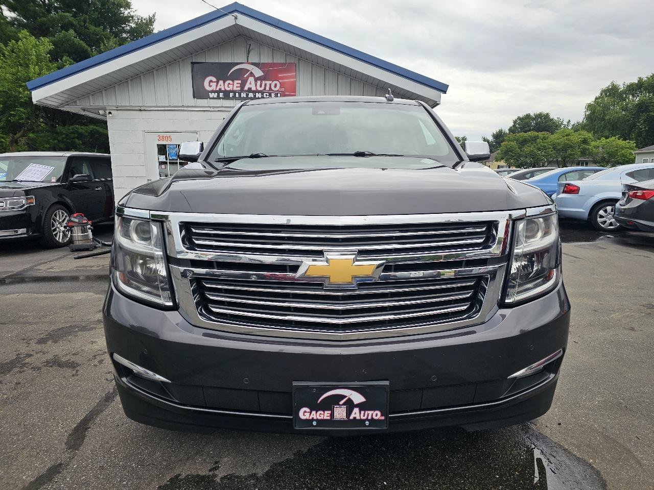 Used 2017 Chevrolet Suburban Premier AWD/4WD image 3