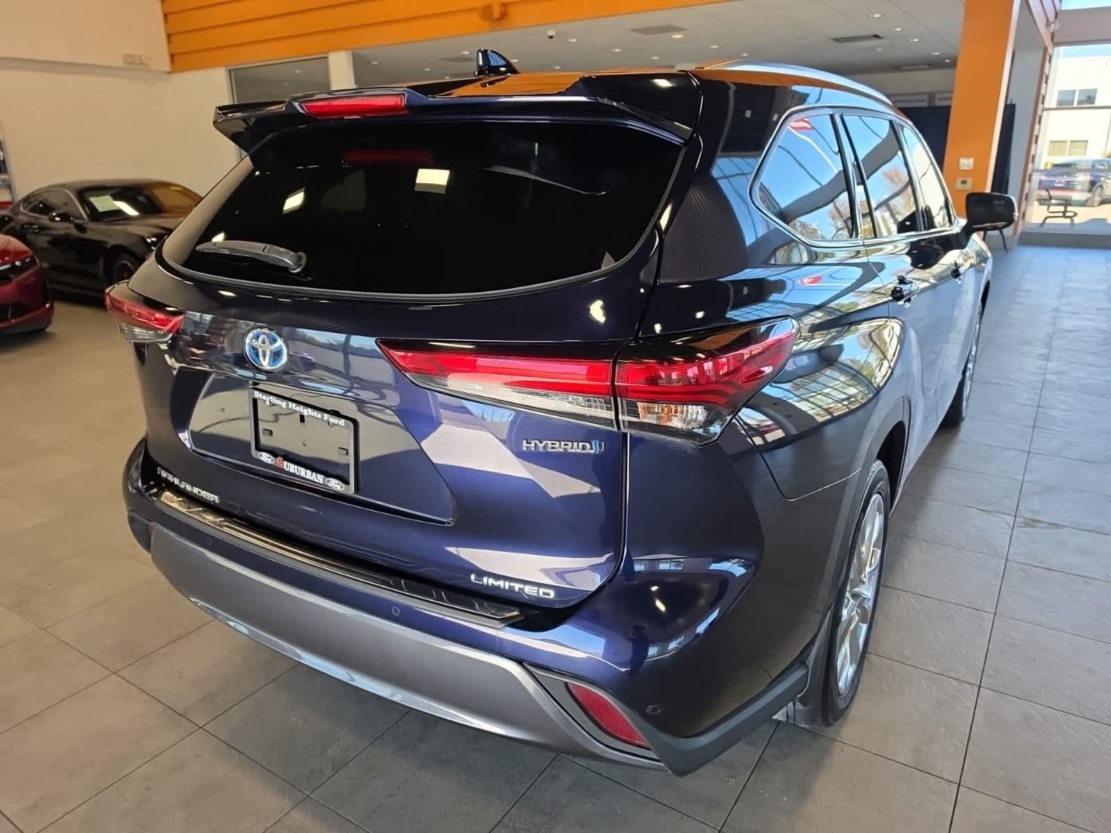 Used 2023 Toyota Highlander Limited AWD/4WD image 9