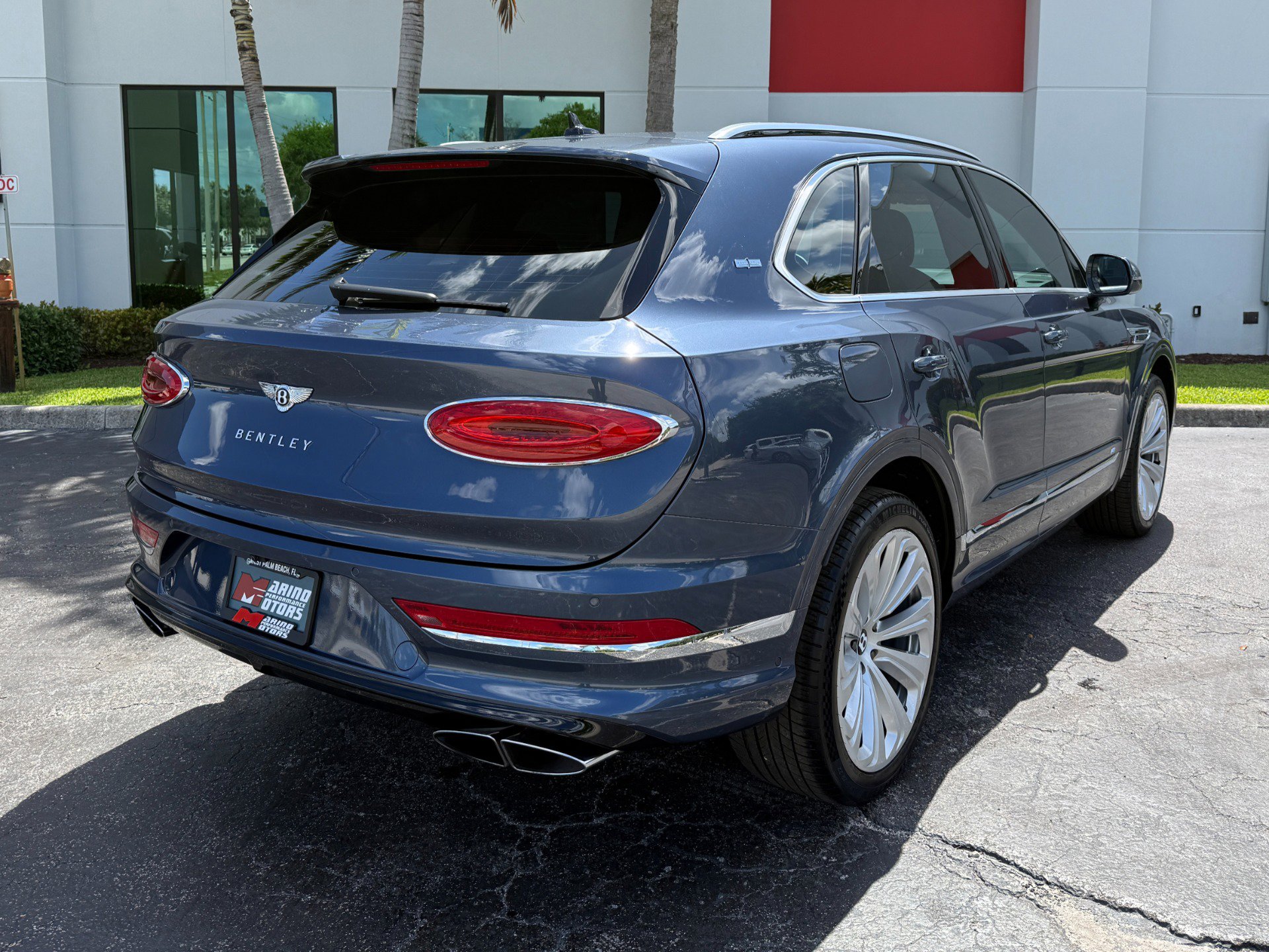 Used 2021 Bentley Bentayga AWD/4WD image 20