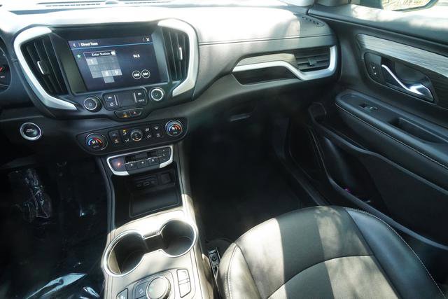 Used 2024 GMC Terrain SLT image 12