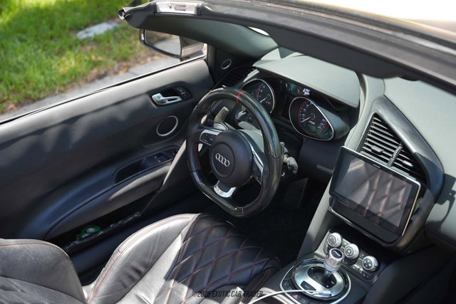 Used 2011 Audi R8 V10 image 43