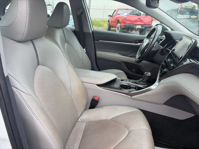 Used 2022 Toyota Camry XSE FWD image 28