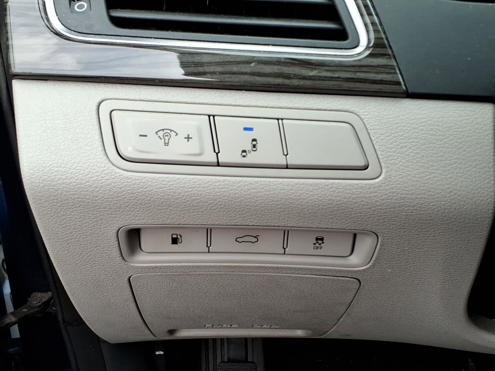 Used 2015 Hyundai Sonata Limited w/ Option Group 05 image 22