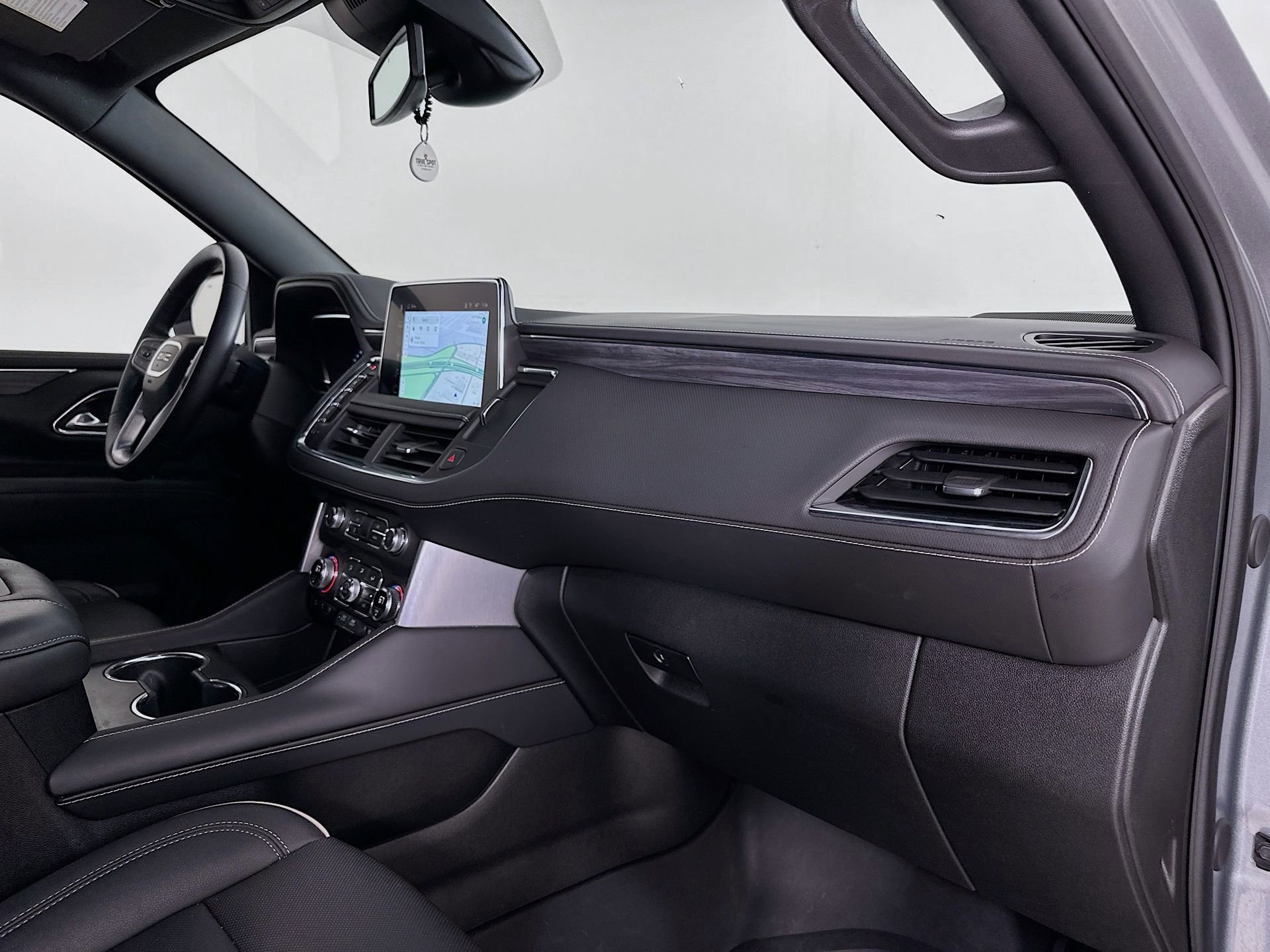 Used 2023 GMC Yukon XL SLT w/ LPO, Floor Liner Package image 32