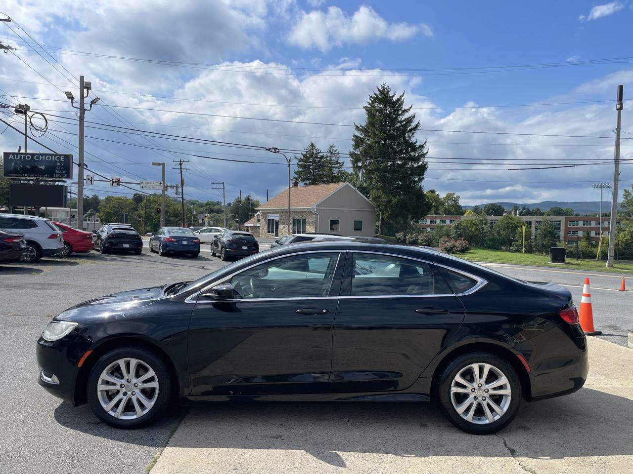 Used 2015 Chrysler 200 Limited FWD image 8