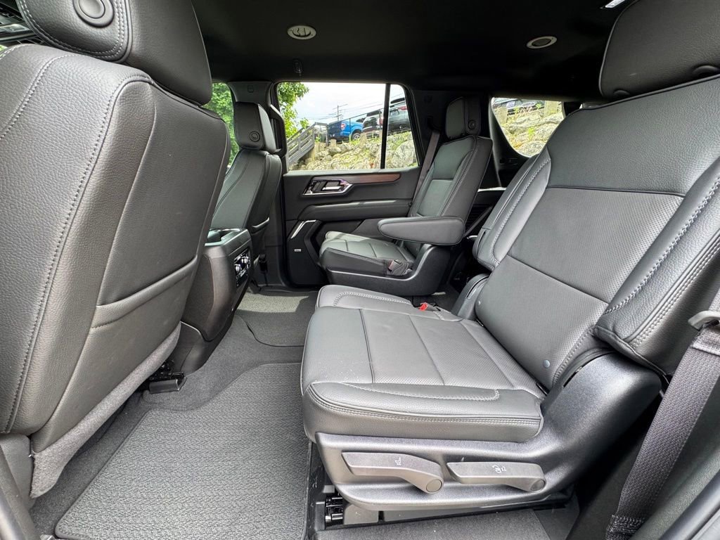 Used 2026 GMC Yukon Denali AWD/4WD image 19