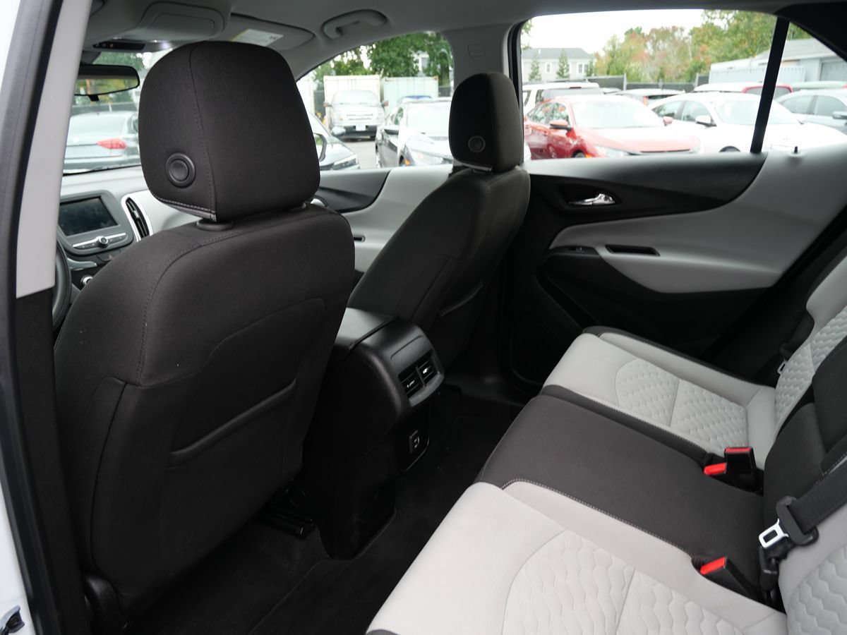 Used 2019 Chevrolet Equinox LS AWD/4WD image 21
