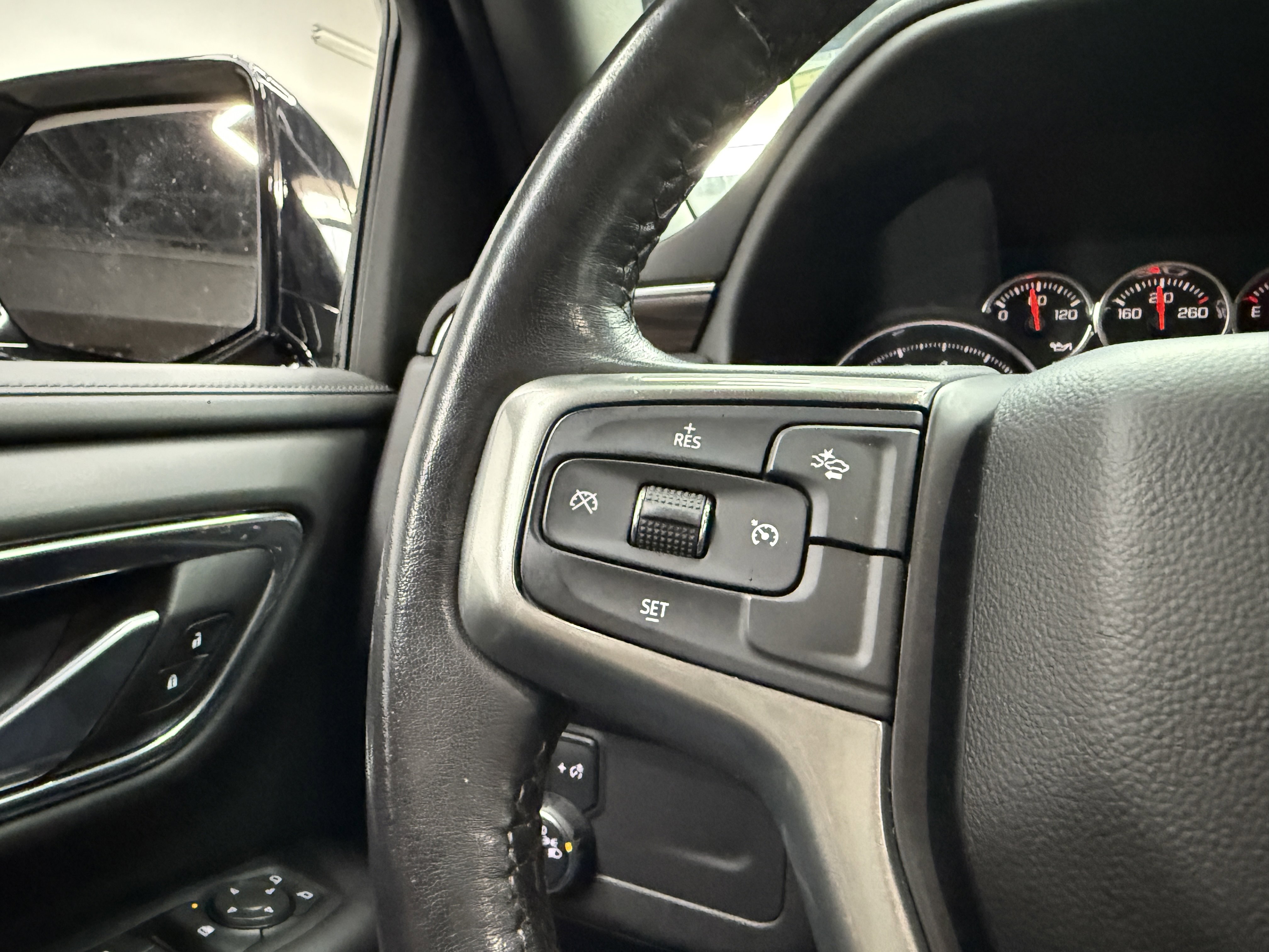 Used 2023 Chevrolet Tahoe LS image 15