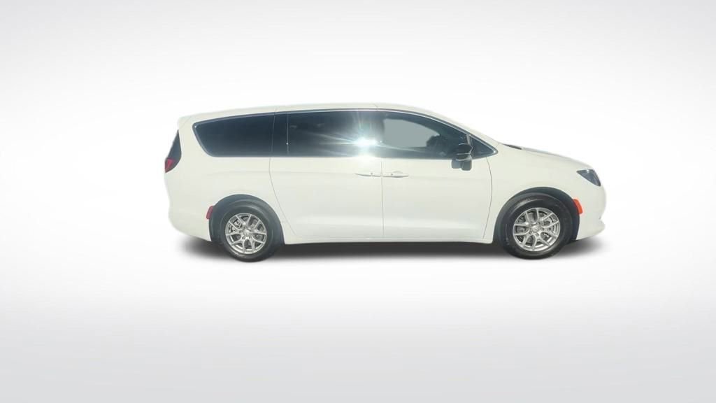 New 2026 Chrysler Voyager LX FWD image 37