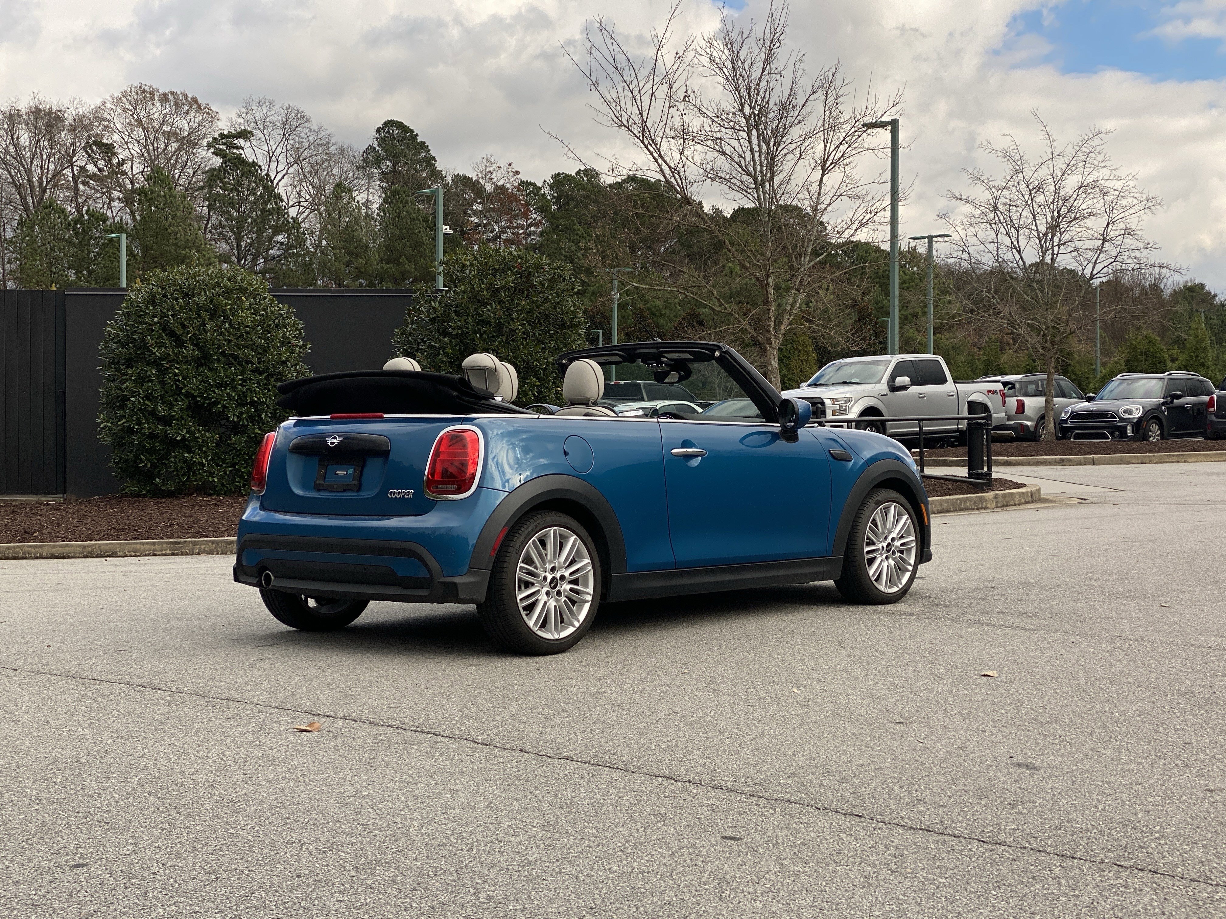 Used 2022 MINI Cooper Convertible image 3