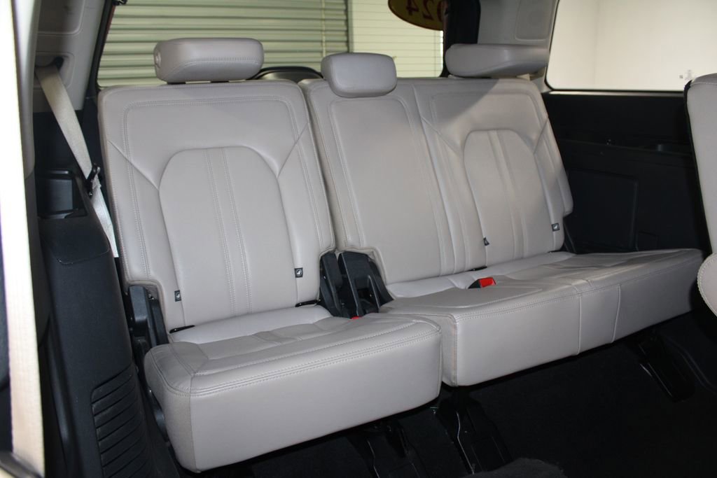 Used 2024 Ford Expedition Limited image 38