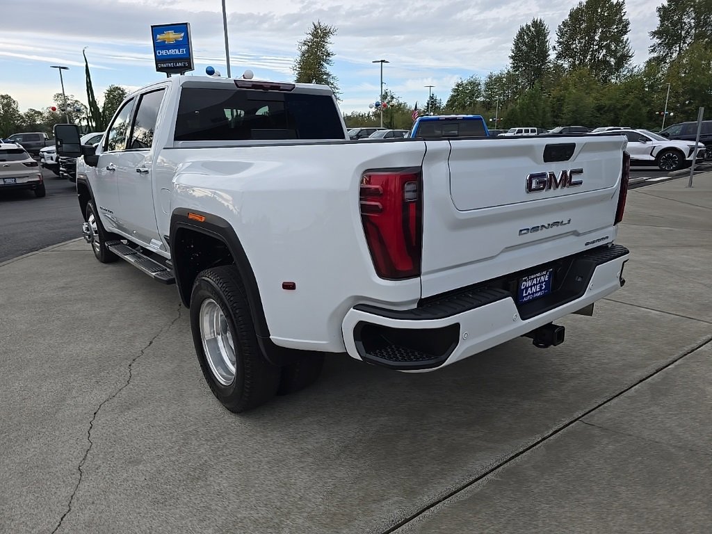 Used 2025 GMC Sierra 3500 Denali image 3