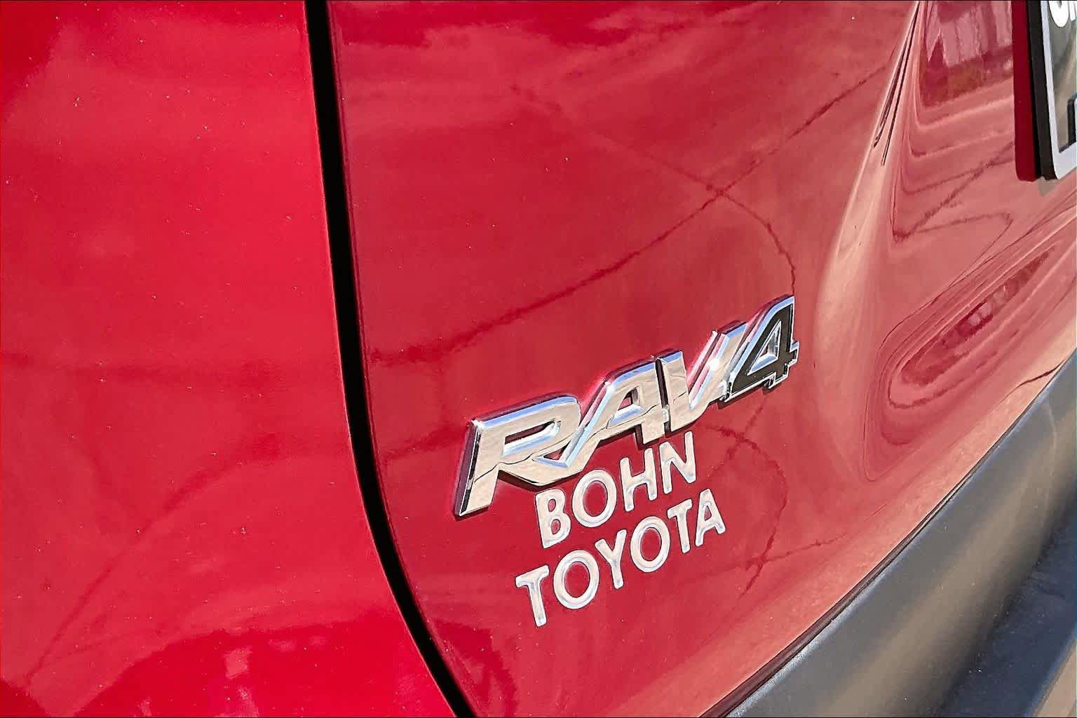 Used 2019 Toyota RAV4 LE FWD image 17