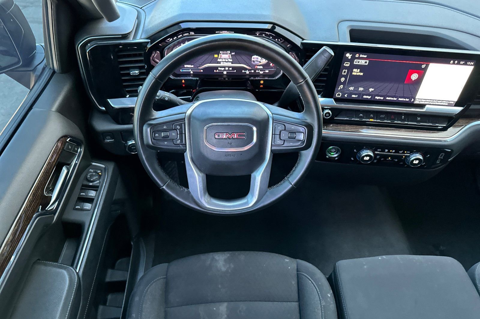 Used 2024 GMC Sierra 1500 Elevation image 16