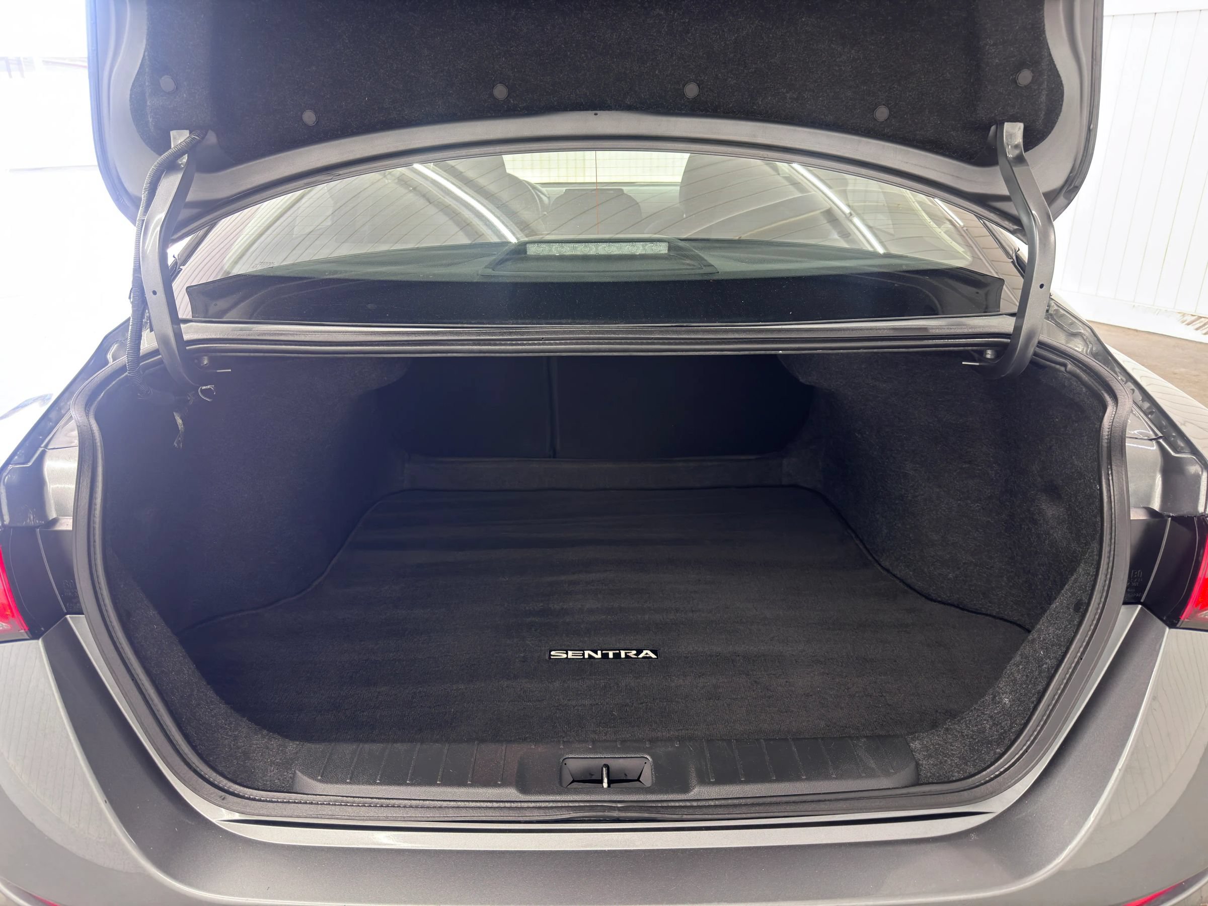 Used 2025 Nissan Sentra S FWD image 13