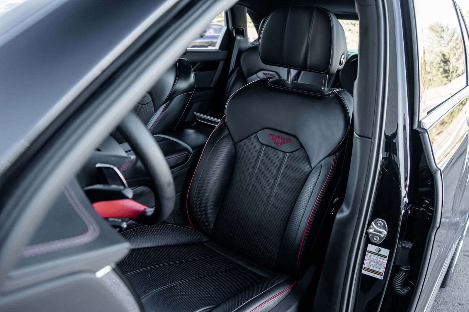 Used 2023 Bentley Bentayga Extended Wheelbase image 24