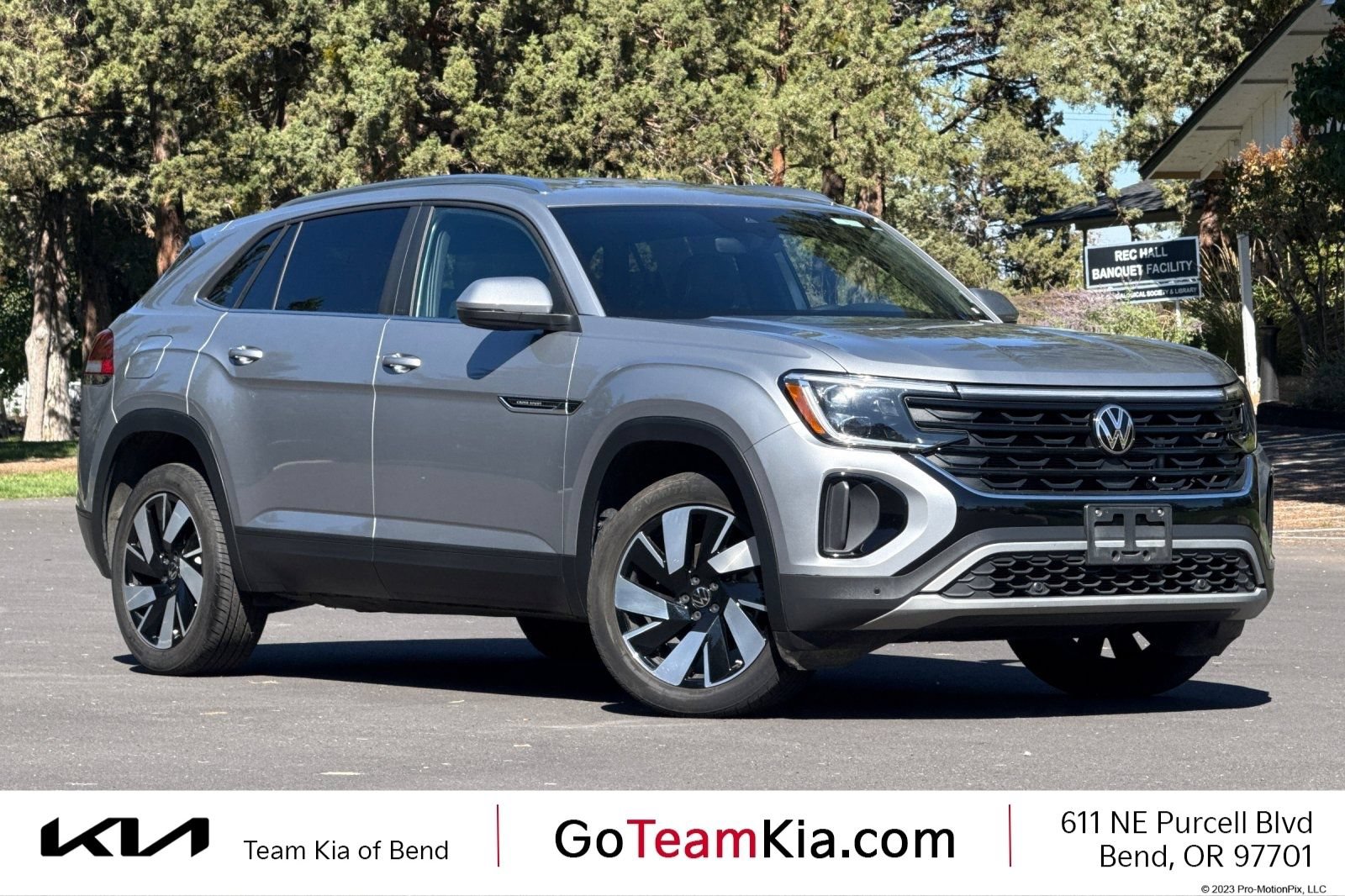 Used 2025 Volkswagen Atlas Cross Sport SE
