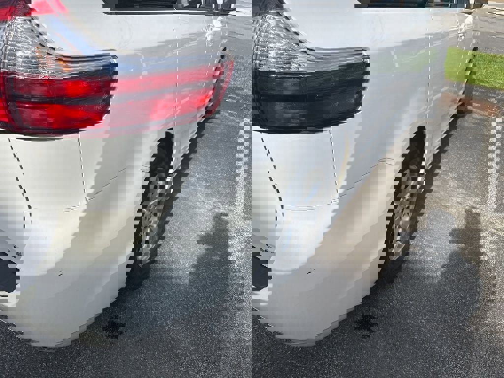 Used 2017 Toyota Sienna LE FWD image 11