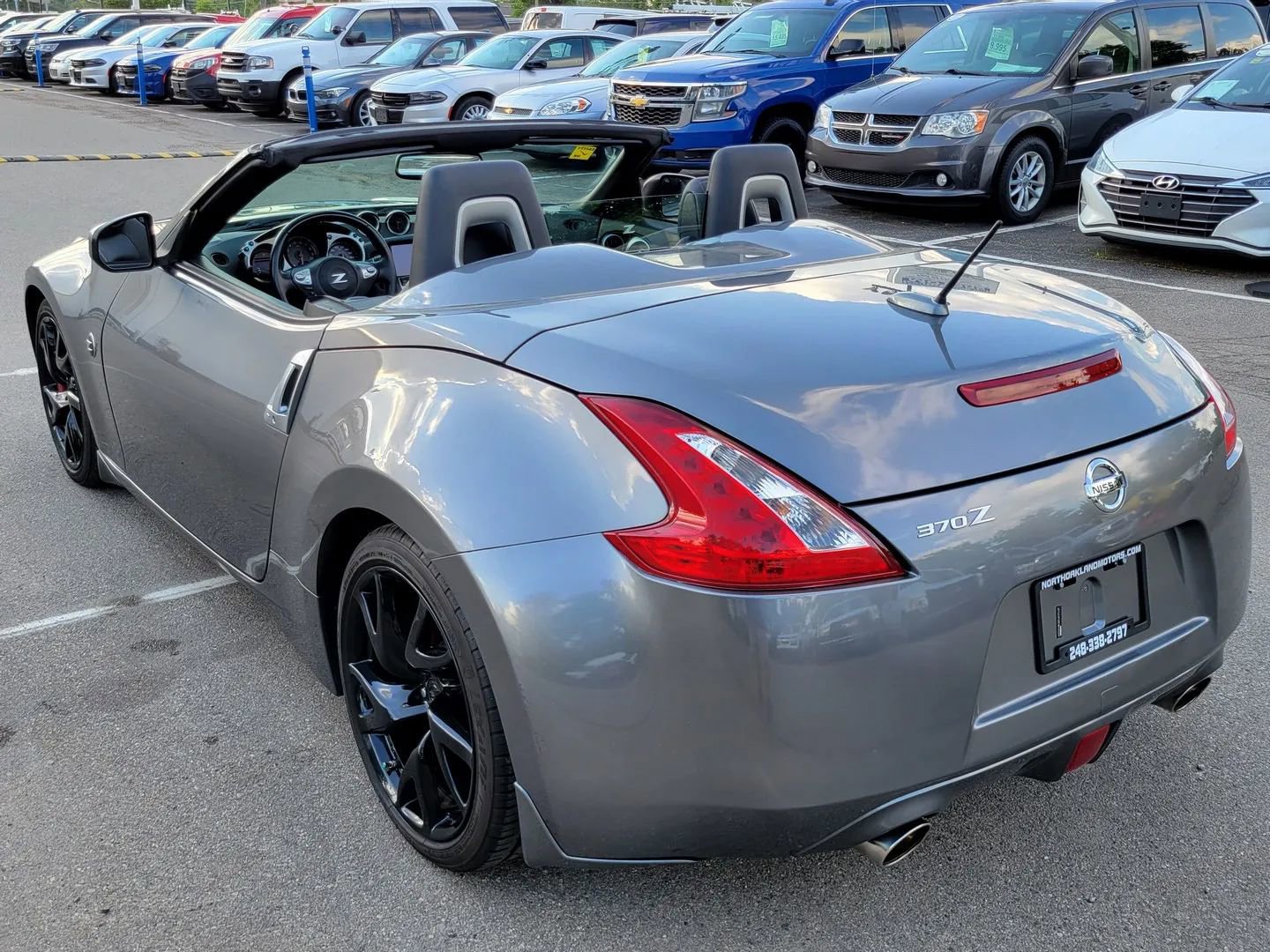 Used 2015 Nissan 370Z Touring Sport image 9