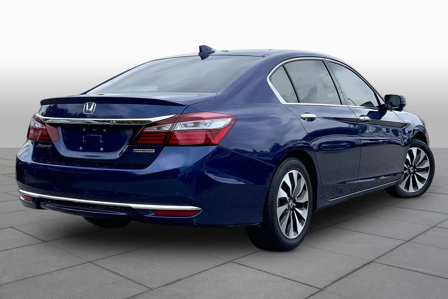 Used 2017 Honda Accord Hybrid Sedan image 13