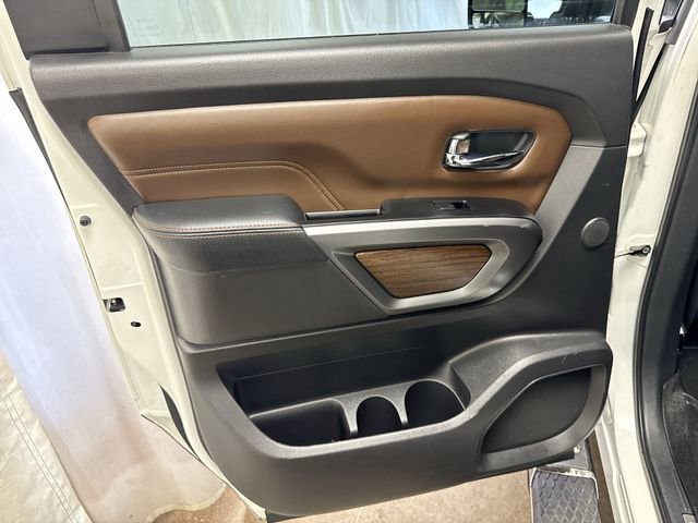 Used 2016 Nissan Titan Platinum Reserve image 25
