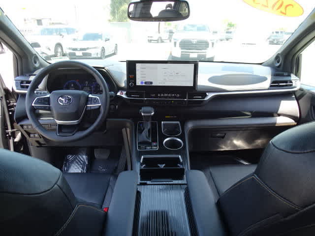 Certified 2025 Toyota Sienna XLE Woodland Edition AWD/4WD image 22