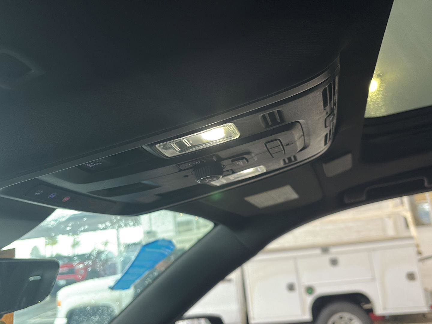 Used 2022 Cadillac Escalade ESV Premium Luxury image 19