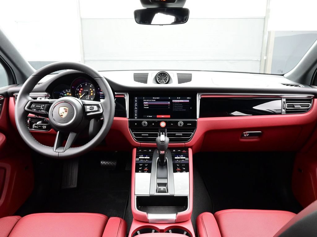 Certified 2026 Porsche Macan AWD/4WD image 20