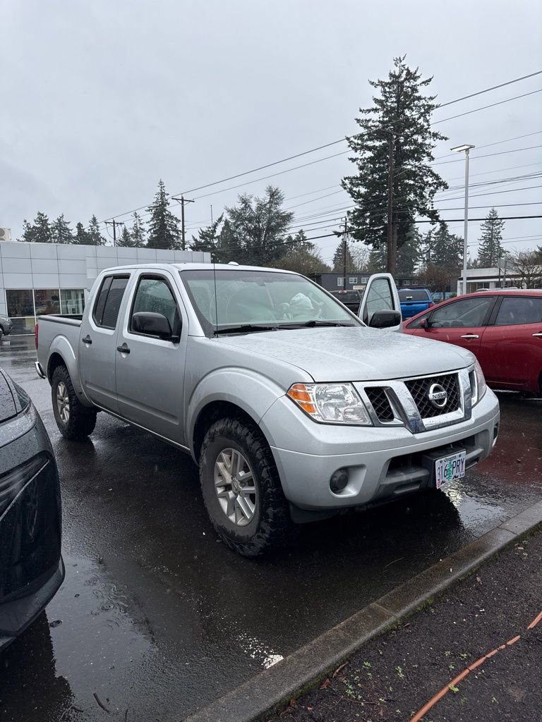 Used 2016 Nissan Frontier SV image 1