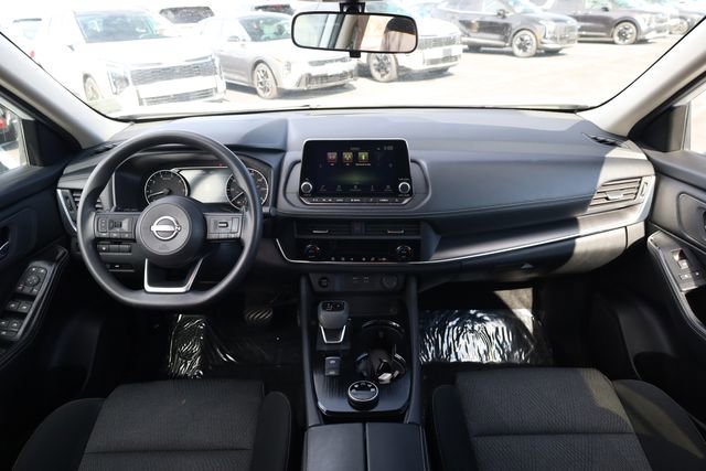 Used 2024 Nissan Rogue SV image 14