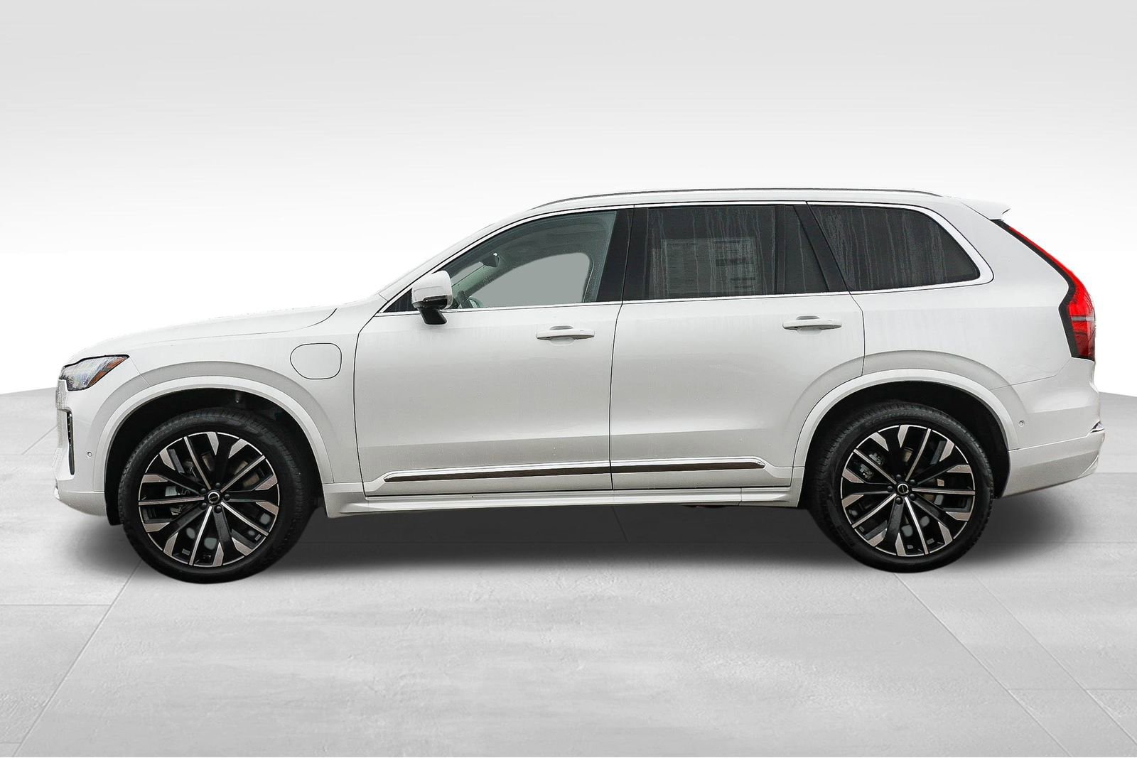 New 2026 Volvo XC90 T8 Ultra w/ Protection Package Premier AWD/4WD image 8