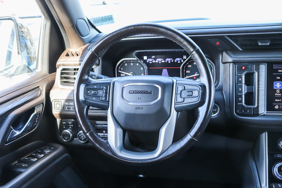 Used 2021 GMC Yukon Denali w/ Denali Ultimate Package AWD/4WD image 16