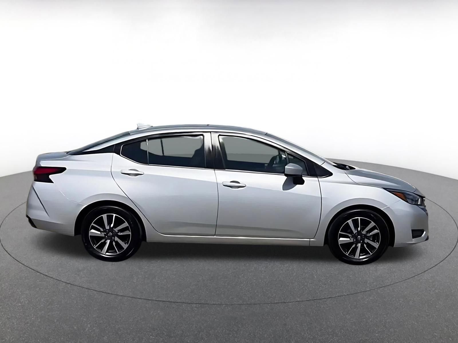 Used 2025 Nissan Versa SV image 16