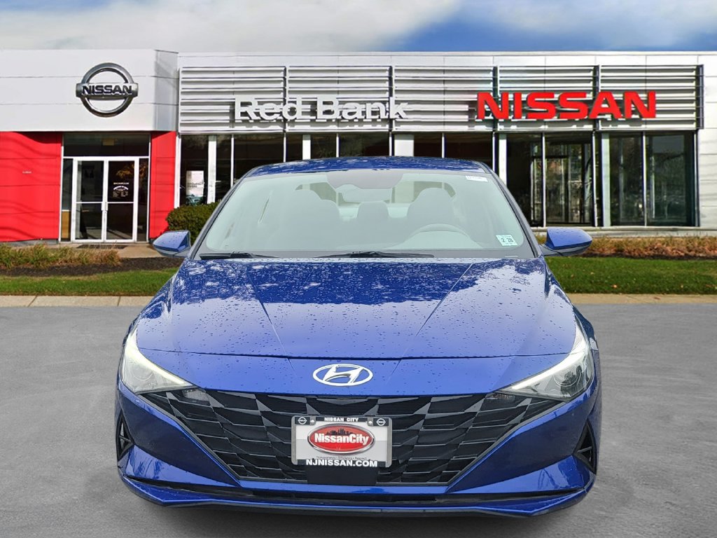 Used 2023 Hyundai Elantra SEL w/ Convenience Package FWD image 2