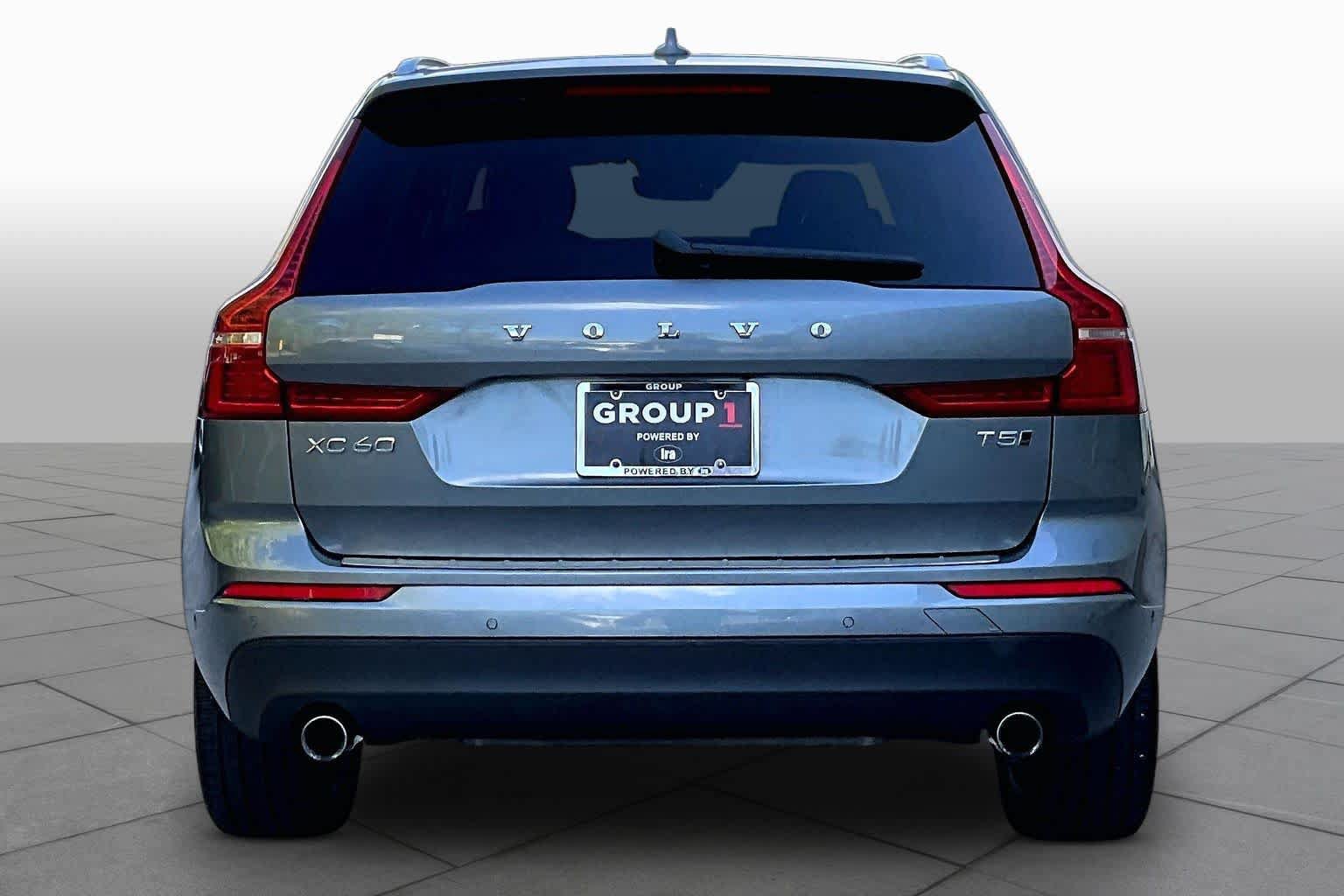 Used 2019 Volvo XC60 T5 Momentum w/ Multimedia Package AWD/4WD image 4