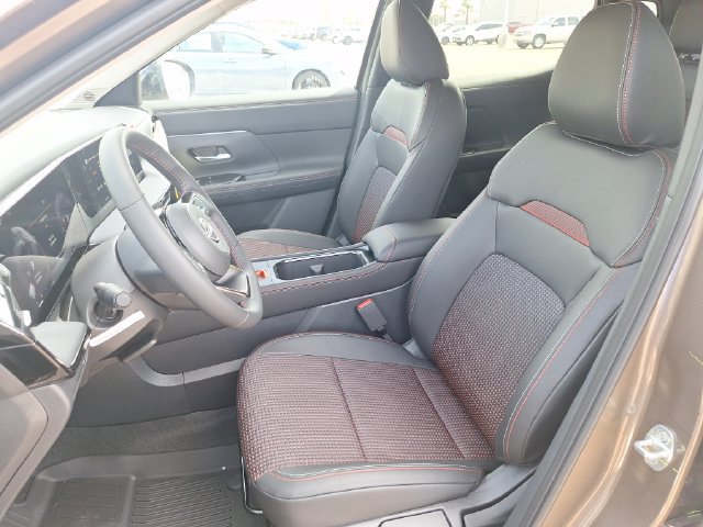 New 2026 Nissan Kicks SR FWD image 9