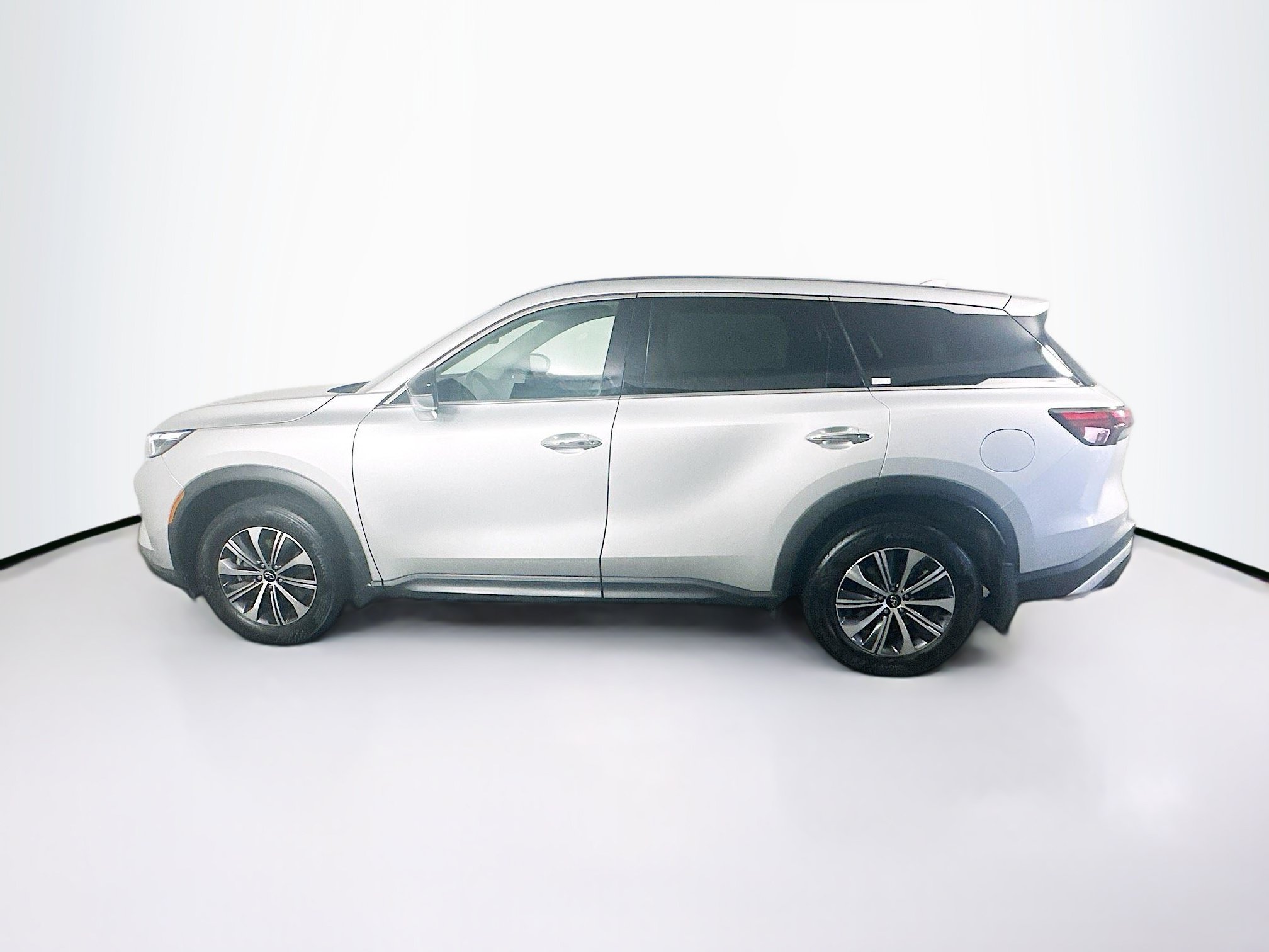 Used 2023 INFINITI QX60 Pure AWD/4WD image 4