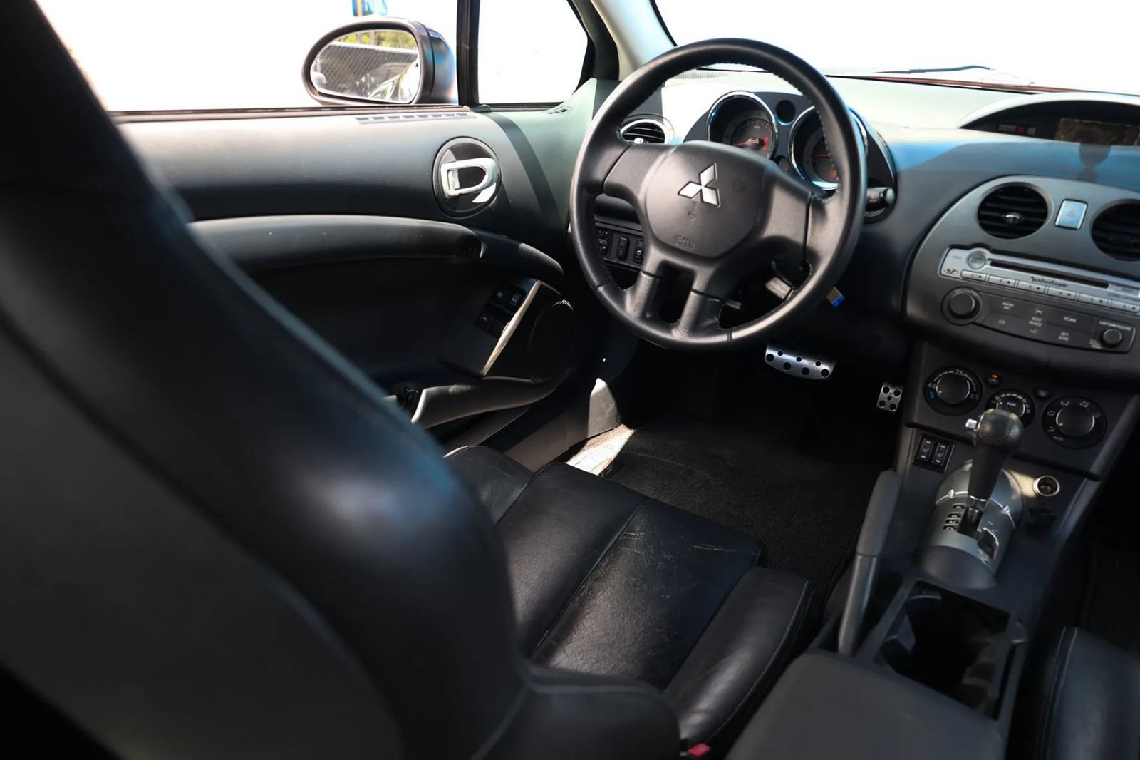 Used 2009 Mitsubishi Eclipse GT FWD image 12
