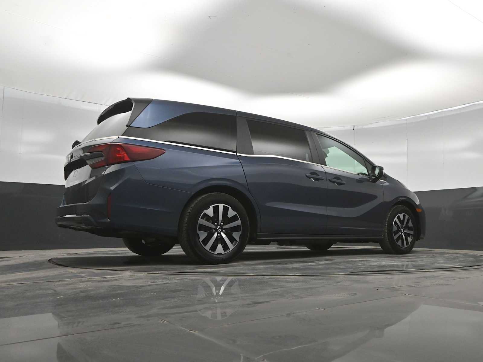 Used 2025 Honda Odyssey EX-L image 37