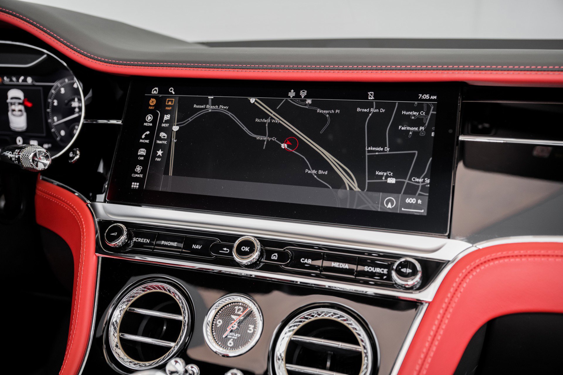 Used 2023 Bentley Continental GT V8 image 29